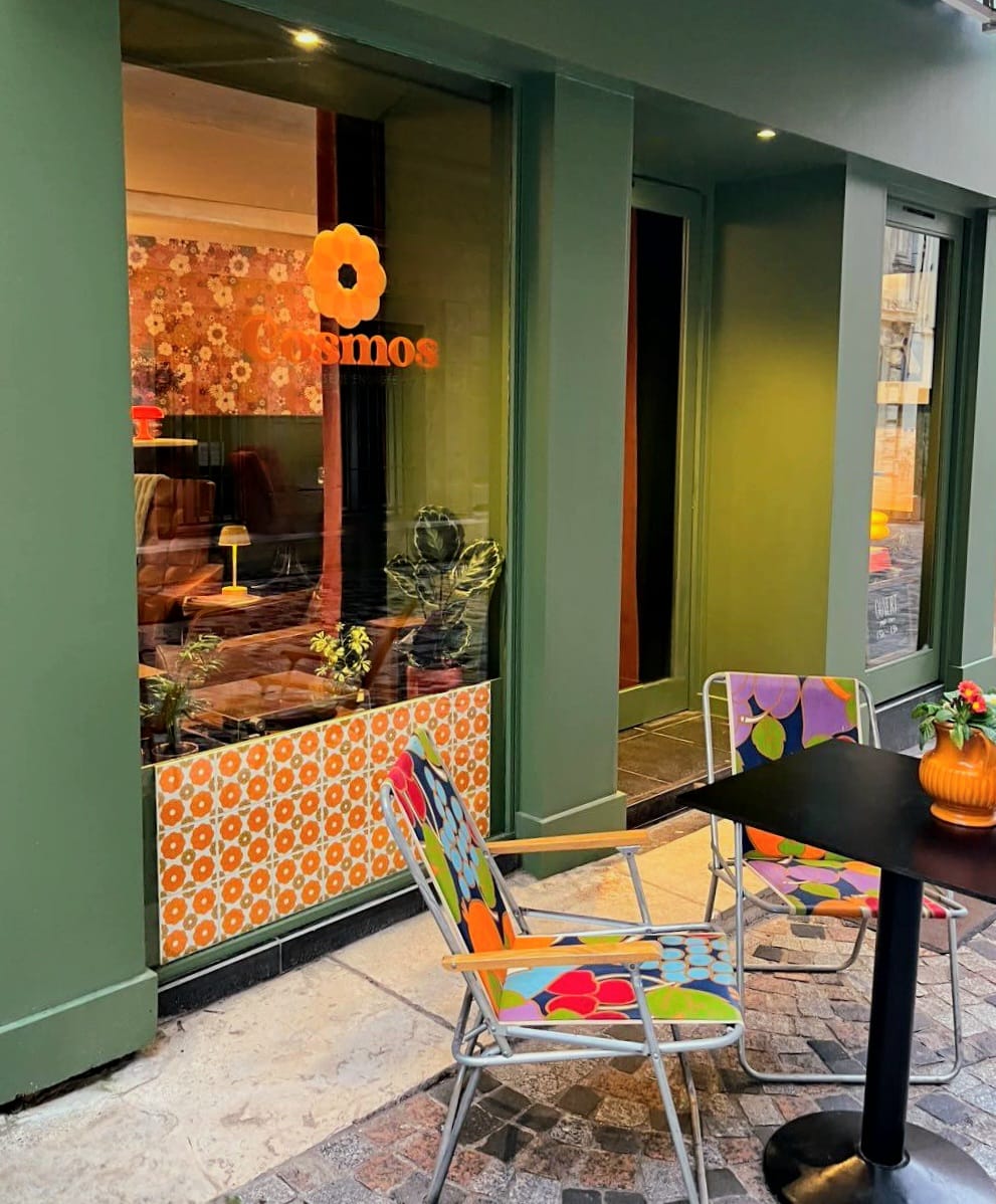 Photo de la boutique extérieur COSMOS patisserie de qualité sur Arles